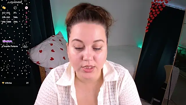 Snapshot of MissBecca chatting on July 2026 04:29:02 AM MissBecca online show from July 2026 04:29:02 AM