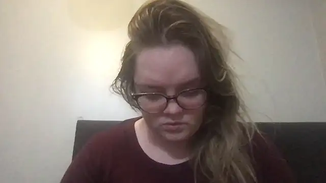 honeyyy24 online show from October 2025 09:27:01 PM