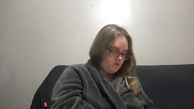 honeyyy24 online show from March 2026 09:43:02 AM