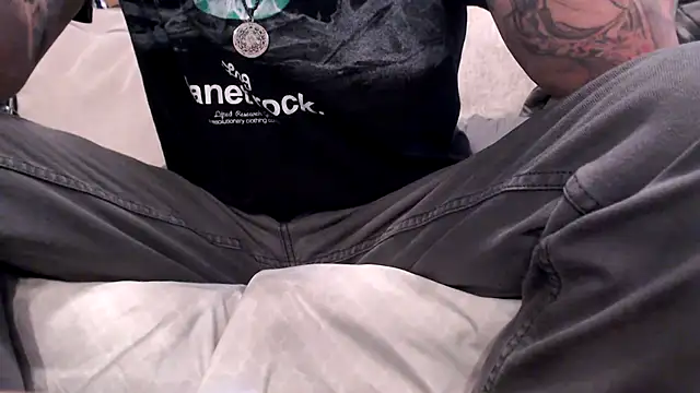 JohnnyKorrupt  online show from November 2025 10:26:02 AM