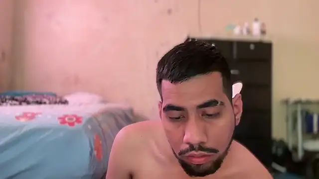 Snapshot of EnriquePersian197 chatting on January 2025 02:18:01 PM EnriquePersian197 online show from January 2025 02:18:01 PM