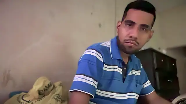 Snapshot of EnriquePersian197 chatting on February 2025 09:14:01 PM EnriquePersian197 online show from February 2025 09:14:01 PM