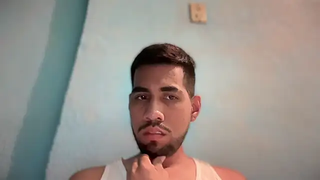 Snapshot of EnriquePersian197 chatting on February 2025 11:46:02 PM EnriquePersian197 online show from February 2025 11:46:02 PM