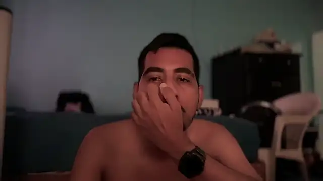 Snapshot of EnriquePersian197 chatting on February 2025 03:38:01 PM EnriquePersian197 online show from February 2025 03:38:01 PM