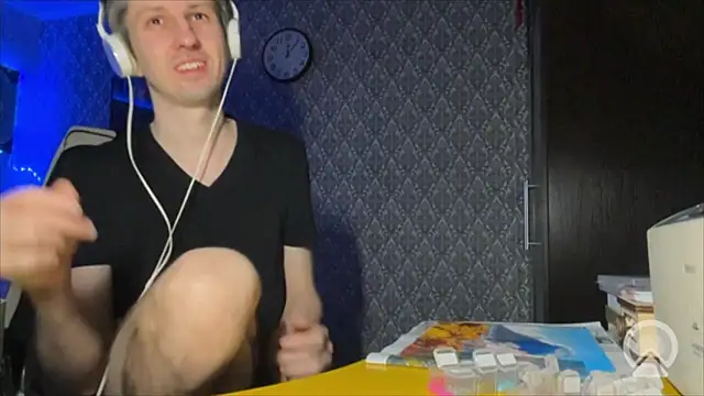 Aki-Laky online show from March 2026 07:09:01 PM