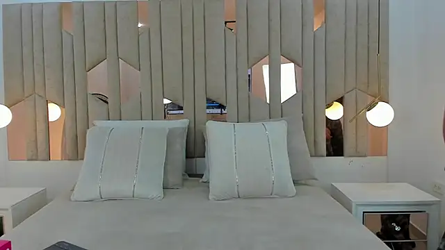 1m caro  online show from October 2025 04:56:01 AM
