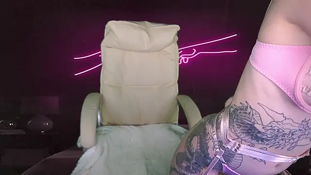 Snapshot of AnacondaOn chatting on February 2025 07:23:02 AM AnacondaOn online show from February 2025 07:23:02 AM