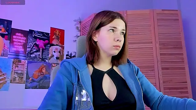 AliceSunday online show from February 2025 02:04:02 PM