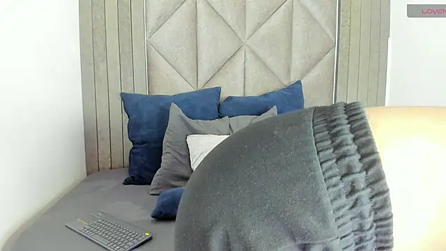 BriaConner  online show from February 2025 02:51:01 AM