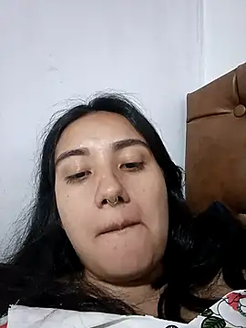 Snapshot of Hellen_Alex chatting on May 2026 02:25:02 PM Hellen Alex online show from May 2026 02:25:02 PM
