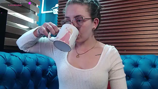  isaabellaa online show from February 2025 02:27:02 PM