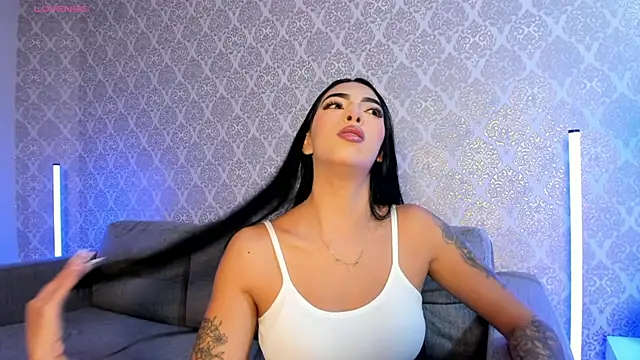 AriRobert  online show from November 2025 04:01:02 AM