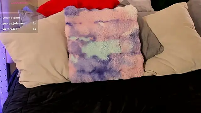 AriRobert  online show from November 2025 07:11:02 AM