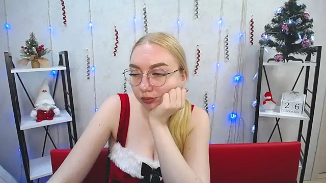 BeatriceFly online show from December 2024 12:16:01 PM