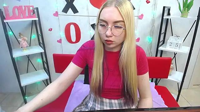 BeatriceFly online show from January 2025 04:46:01 PM