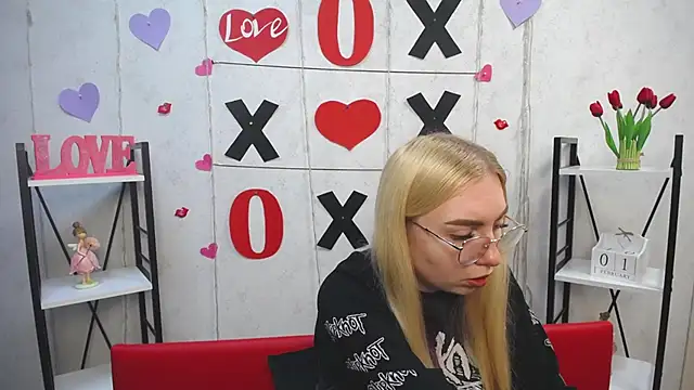 BeatriceFly online show from February 2025 01:41:01 PM