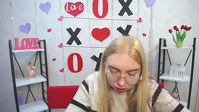 BeatriceFly online show from February 2025 01:28:01 PM