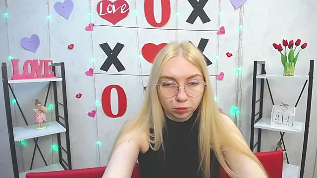 BeatriceFly online show from February 2025 12:16:01 PM