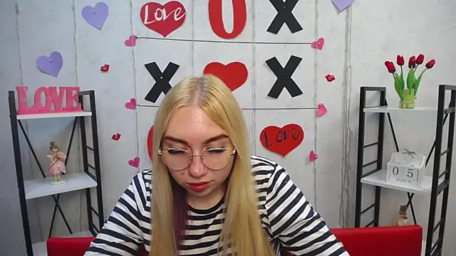 BeatriceFly online show from March 2025 12:22:01 PM