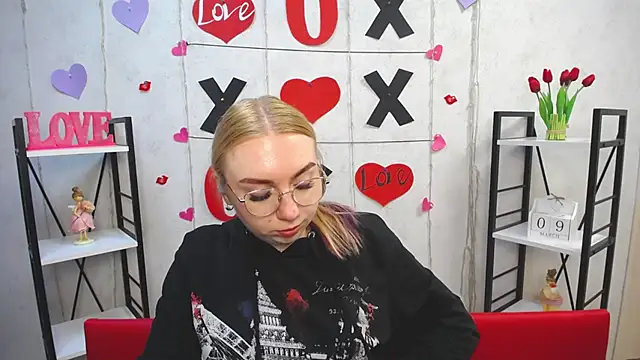 BeatriceFly online show from March 2025 03:41:01 PM