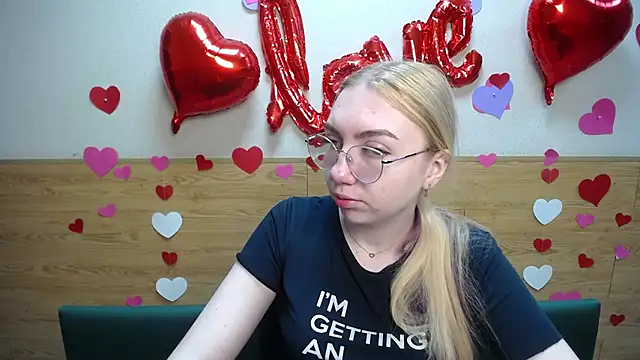 BeatriceFly online show from March 2025 06:09:01 AM