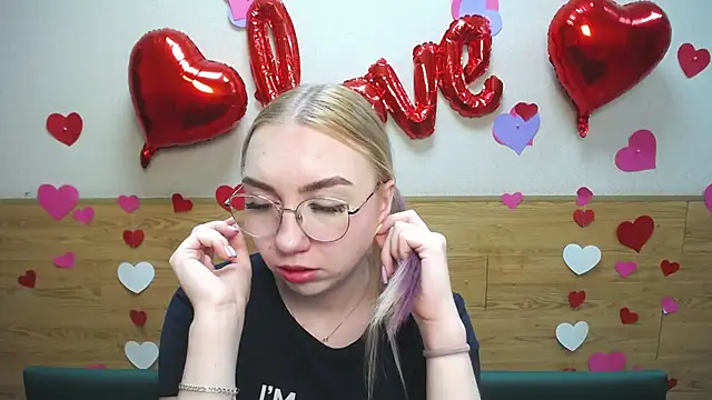 BeatriceFly online show from March 2025 09:38:02 AM