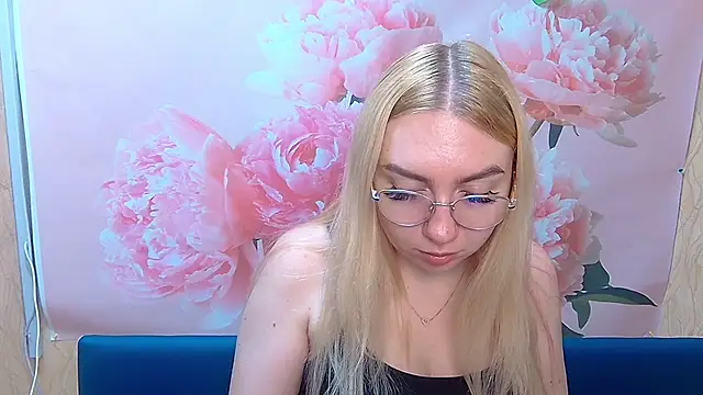 BeatriceFly online show from September 2025 05:40:01 AM