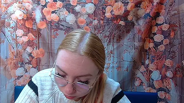 BeatriceFly online show from November 2025 12:39:02 PM