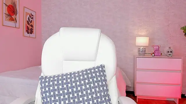 DahianaWalcott online show from March 2025 07:25:01 PM