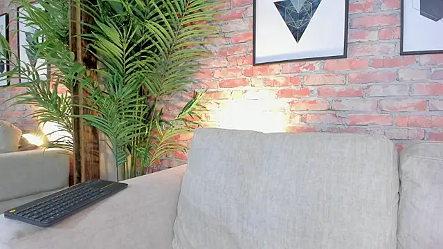 DahianaWalcott online show from March 2025 08:15:02 PM