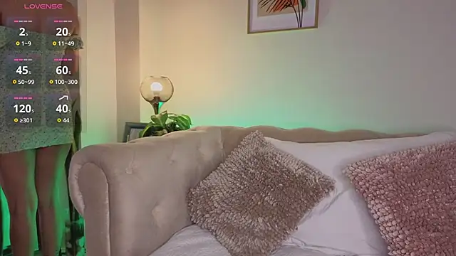 DahianaWalcott online show from October 2025 02:04:02 PM