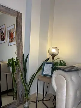 DahianaWalcott online show from October 2025 05:23:02 PM