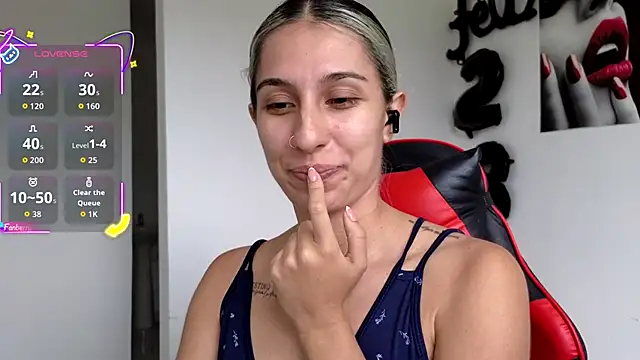 tammyandrade  online show from November 2025 02:41:02 PM