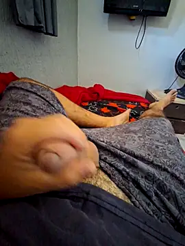 mfreitas005 online show from February 2026 04:05:02 PM