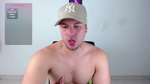 kyleWils0n   online show from January 2026 02:04:01 AM