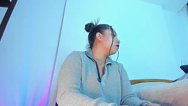 emiily15   online show from March 2025 01:04:02 AM