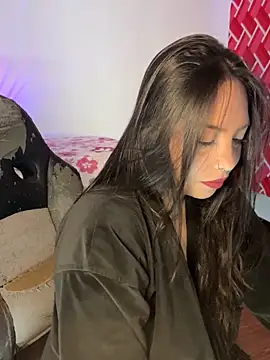 emiily15   online show from September 2025 07:14:02 PM