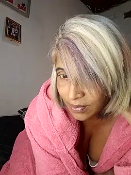 Snapshot of Goodgirlsue_77 chatting on April 2026 06:58:02 AM Goodgirlsue 77 online show from April 2026 06:58:02 AM