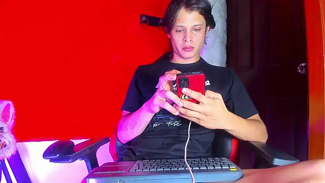 LilOwen  online show from April 2026 05:43:02 PM