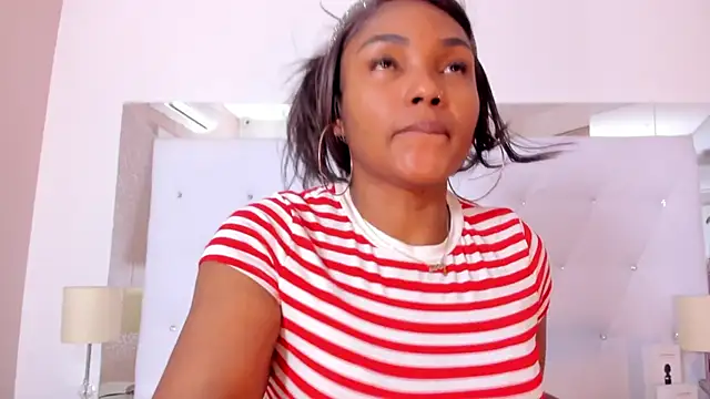 Isla Scott online show from December 2025 11:18:01 AM