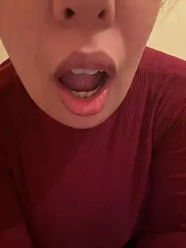 Snapshot of Samarr_9and chatting on December 2024 10:33:02 AM Samarr 9and online show from December 2024 10:33:02 AM