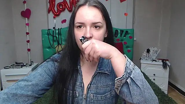 IsabelBlackberry online show from March 2025 09:16:02 AM