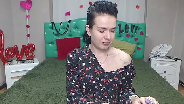 JasmineKouch online show from November 2025 06:13:01 AM