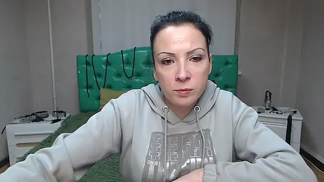 Snapshot of ElizabethSho chatting on February 2025 06:05:02 PM ElizabethSho online show from February 2025 06:05:02 PM