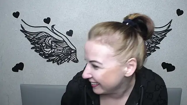 Snapshot of ElizabethSho chatting on May 2026 05:12:02 PM ElizabethSho online show from May 2026 05:12:02 PM