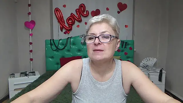 EmiliaGree online show from November 2025 06:13:01 PM