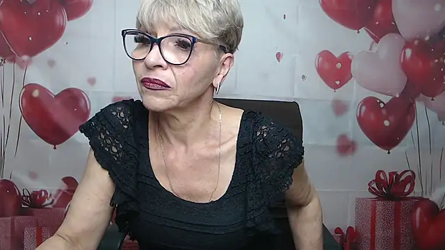 Snapshot of EllaBonito chatting on May 2026 05:47:01 AM EllaBonito online show from May 2026 05:47:01 AM