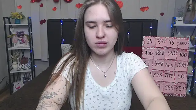 Snapshot of LauraHlot chatting on May 2026 06:42:01 AM LauraHlot online show from May 2026 06:42:01 AM