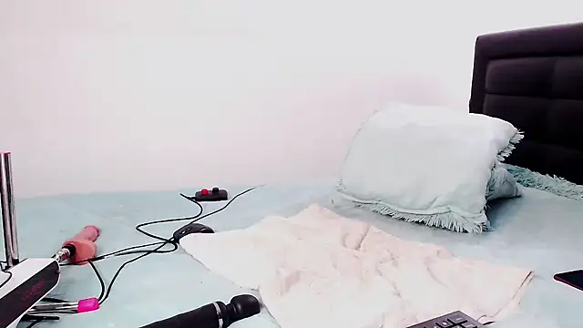 anyaadamss online show from October 2025 12:56:02 PM