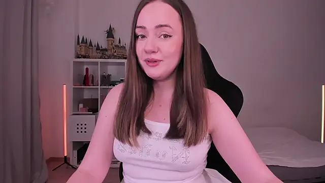 Snapshot of WalkingGirl chatting on February 2025 06:53:01 PM WalkingGirl online show from February 2025 06:53:01 PM